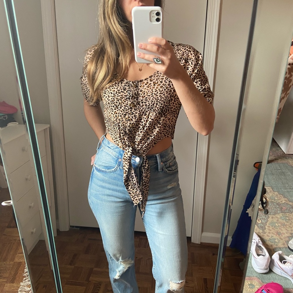 Leopard print top